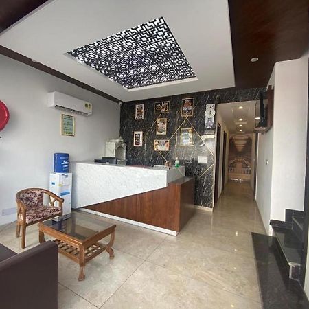 Hotel Hollywood Zirakpur Luaran gambar