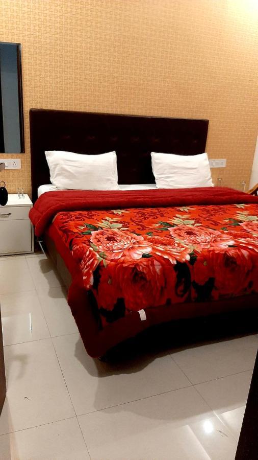 Hotel Hollywood Zirakpur Luaran gambar