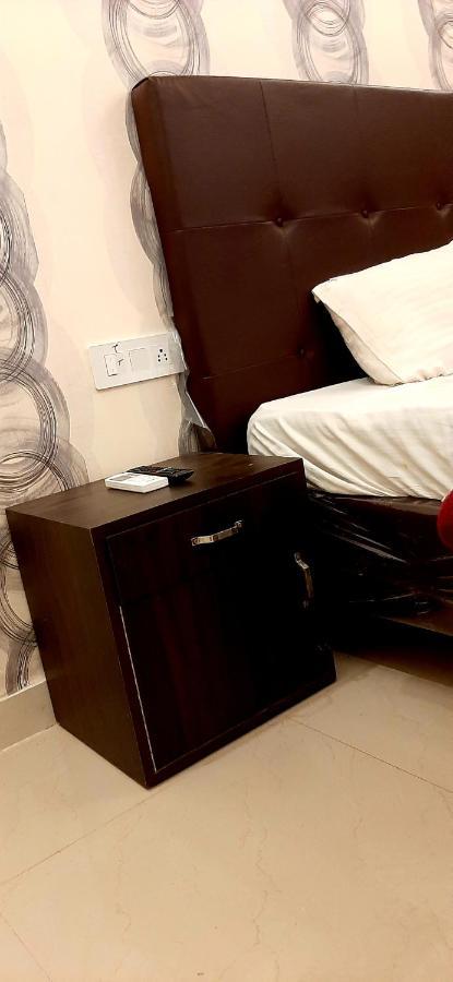 Hotel Hollywood Zirakpur Luaran gambar