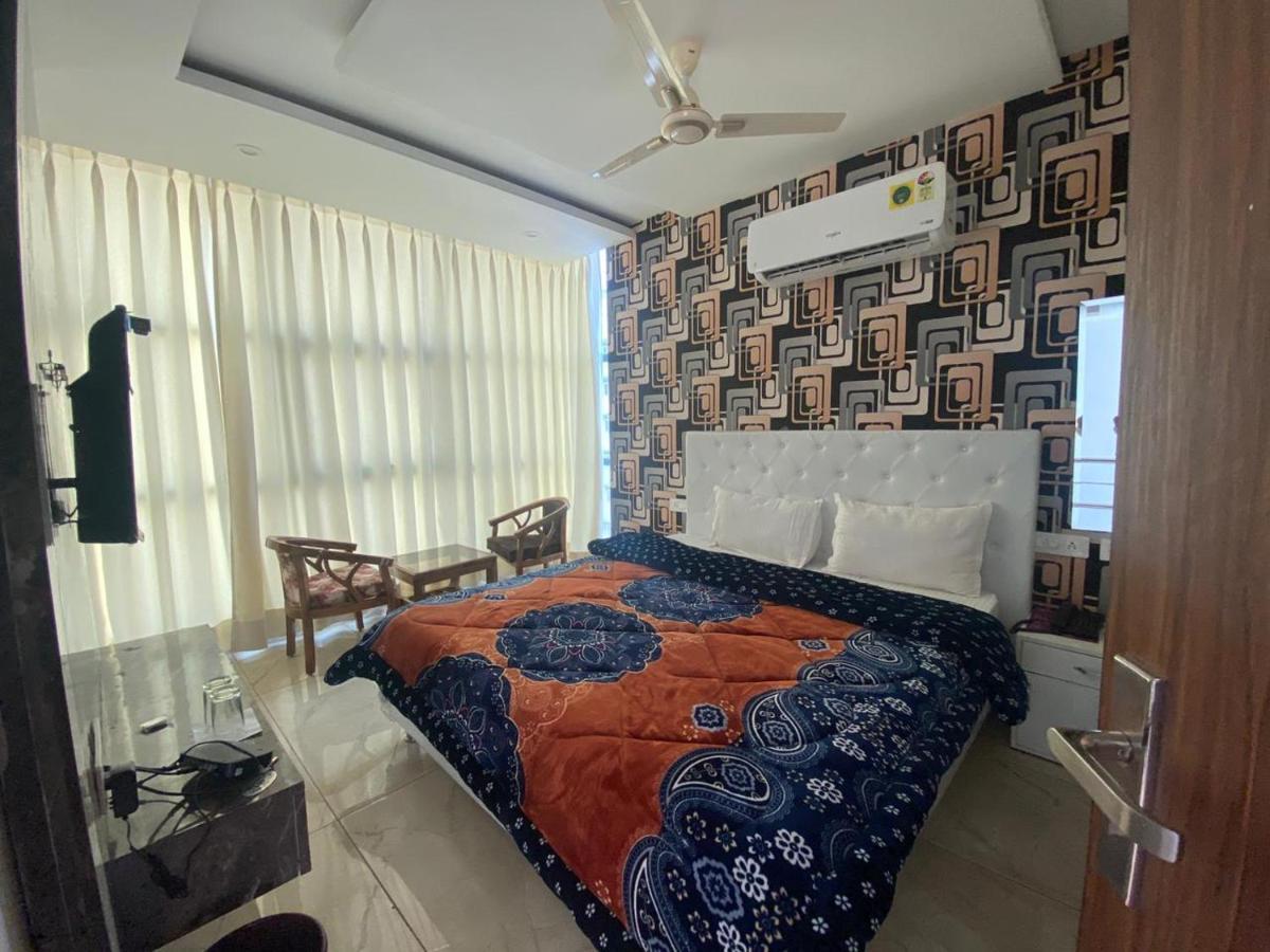 Hotel Hollywood Zirakpur Luaran gambar