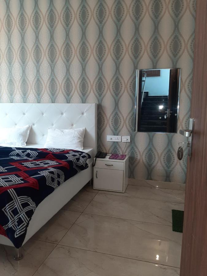 Hotel Hollywood Zirakpur Luaran gambar