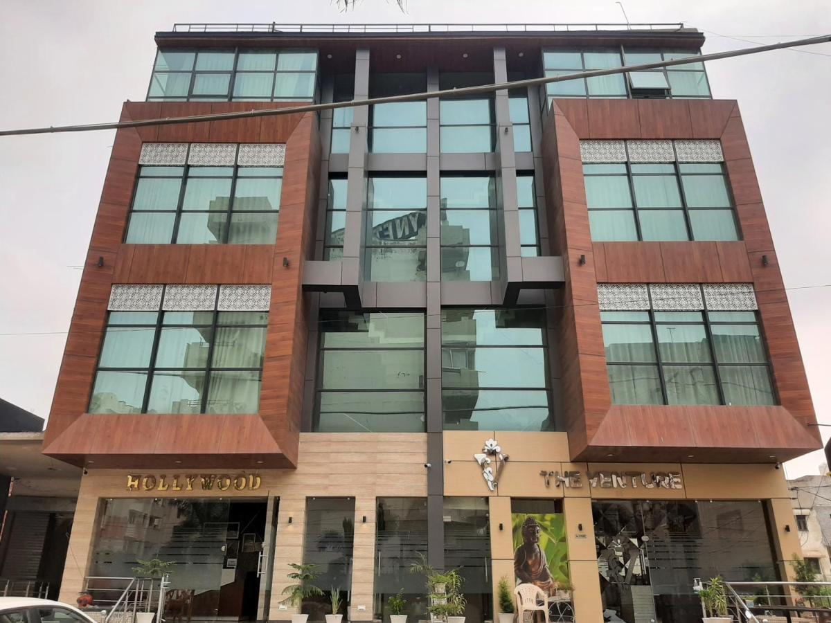 Hotel Hollywood Zirakpur Luaran gambar