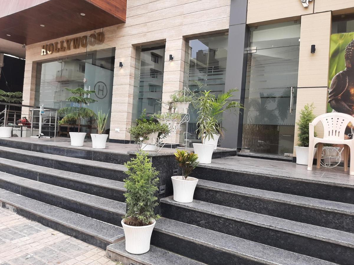 Hotel Hollywood Zirakpur Luaran gambar