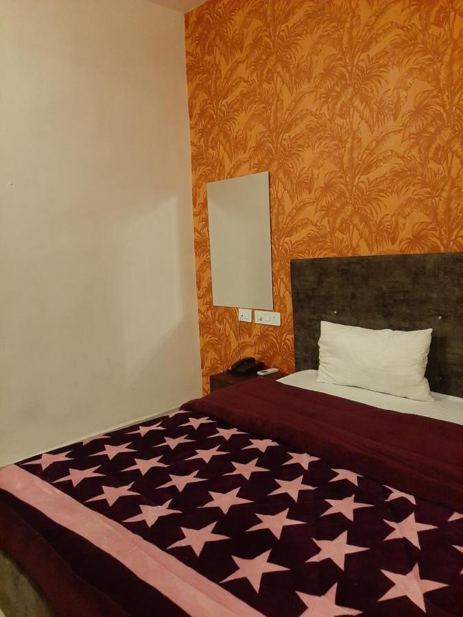 Hotel Hollywood Zirakpur Luaran gambar
