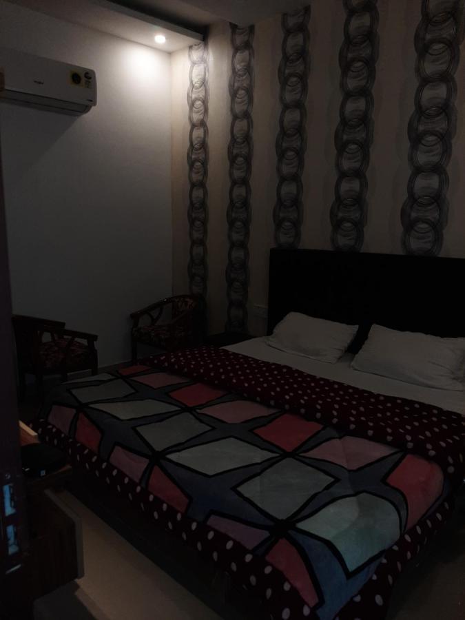 Hotel Hollywood Zirakpur Luaran gambar