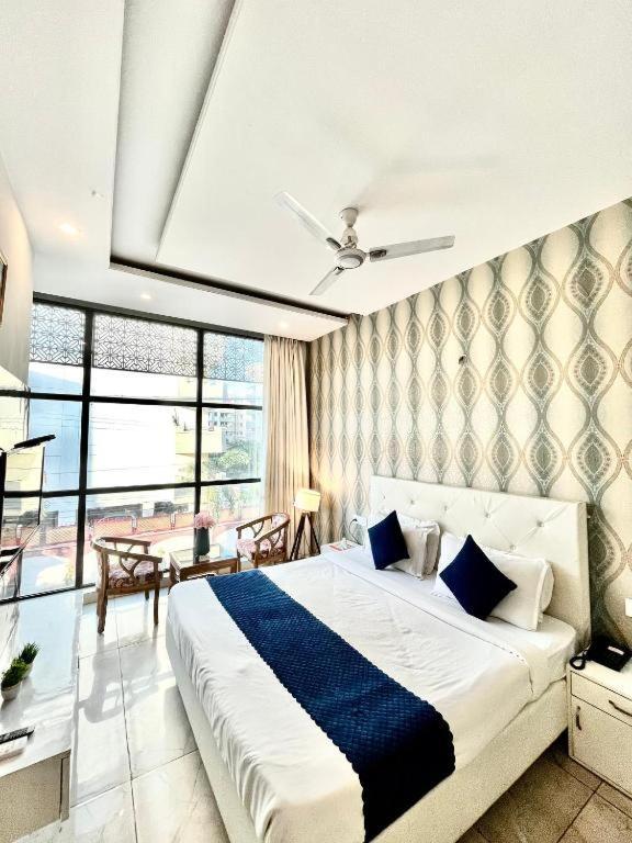 Hotel Hollywood Zirakpur Luaran gambar