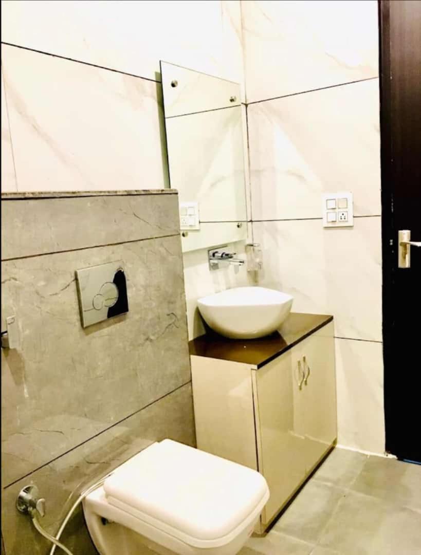 Hotel Hollywood Zirakpur Luaran gambar
